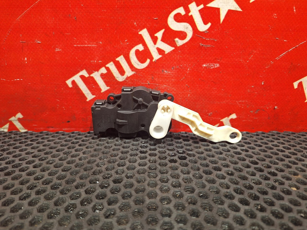 Моторчик заслонки отопителя 2018г