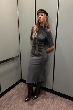 ZARA ПЛАТЬЕ ИЗ МЯГКОЙ ТКАНИ С РЕМНЕМ, СЕРЫЙ МЕЛАНЖ