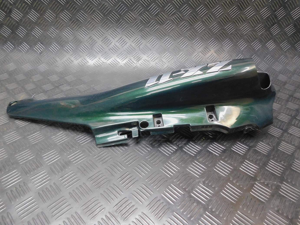 Пластик задний правый Kawasaki ZZR1100 99 36001-1502