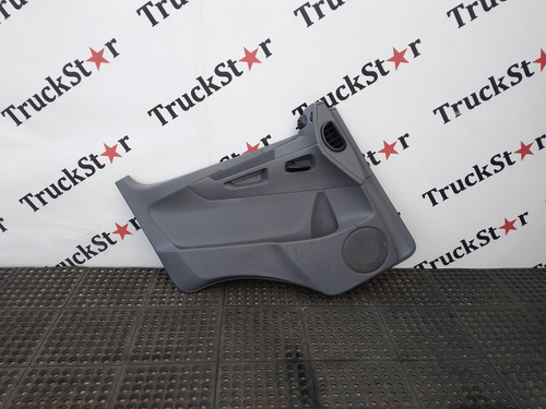 Обшивка двери левой 2018г.