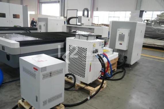 Базовый лазерный станок HGTECH SMART3015 3 кВт для резки листов металла