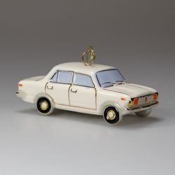 Фарфоровая ёлочная игрушка автомобиль Пятерка