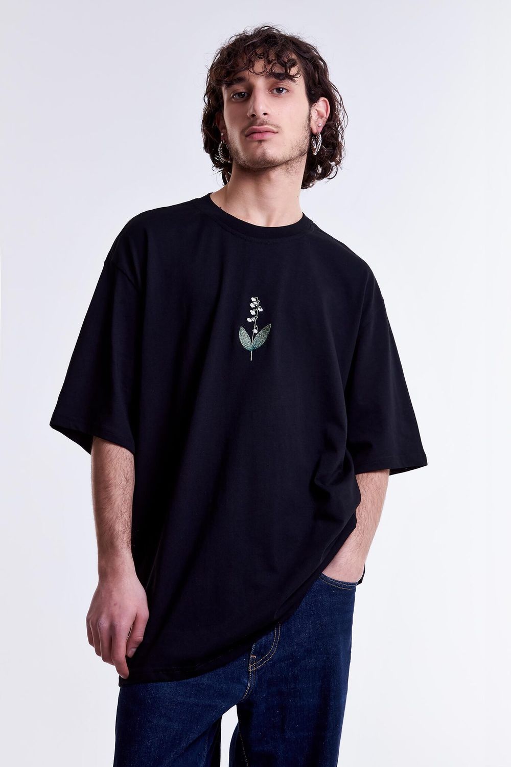 Футболка Гербарий Ландыш Черная