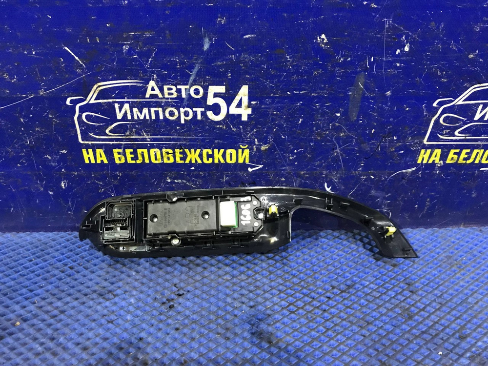 Блок управления стеклоподъемниками TOYOTA NOAH 2014-2021