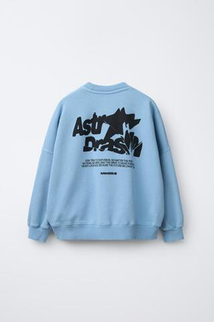 ZARA ТОЛСТОВКА С ТЕКСТОВЫМ ПРИНТОМ, СИНИЙ