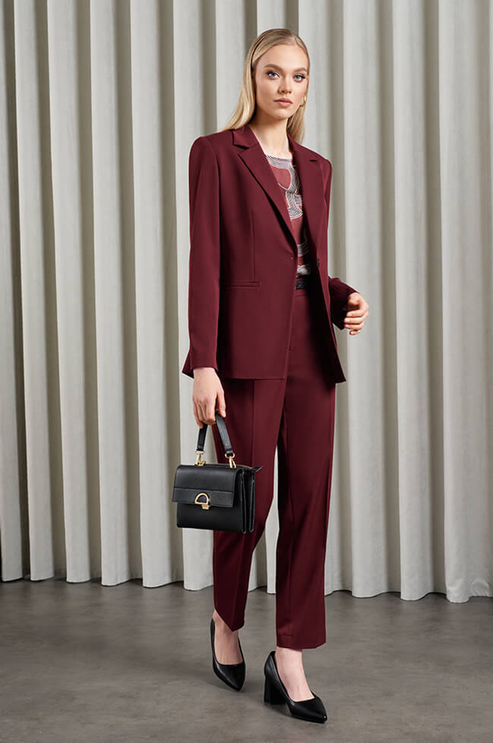 1838 Жакет женский (бордовый)