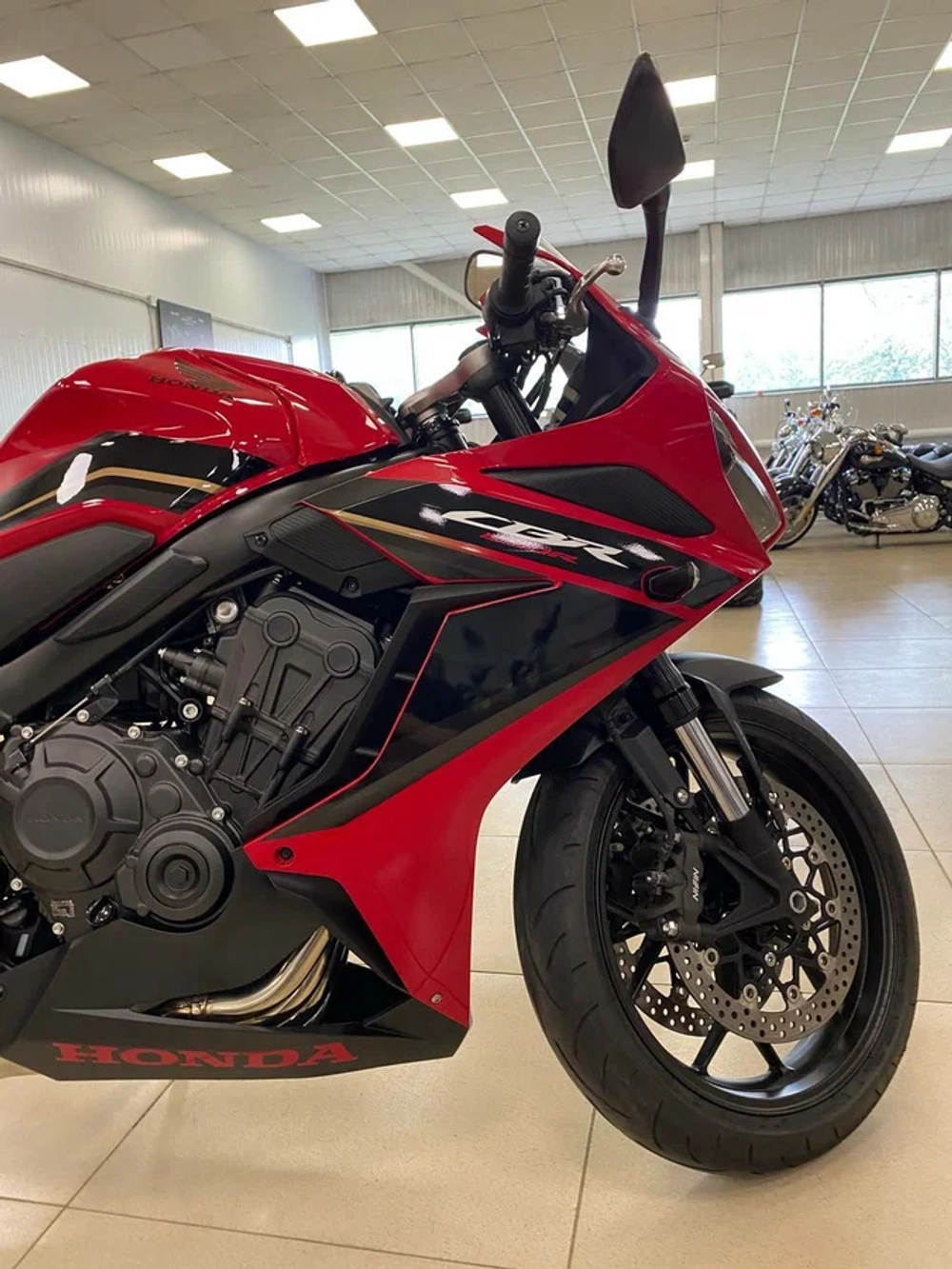 Honda CBR 650R, 2024 red