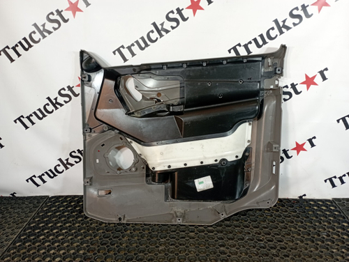 Обшивка двери левой