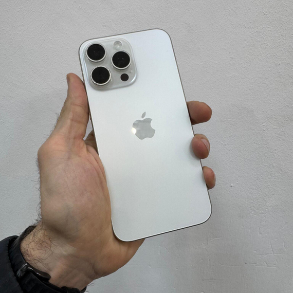 Apple iPhone 15 Pro Max белый 256GB 93% АКБ (полный комплект)