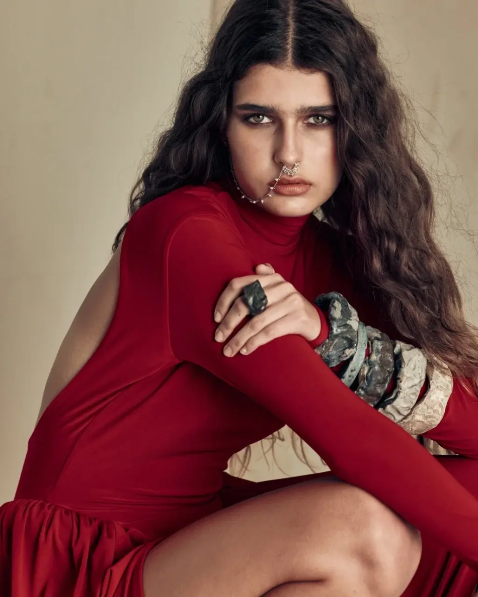 Платье с открытой спиной с буфами