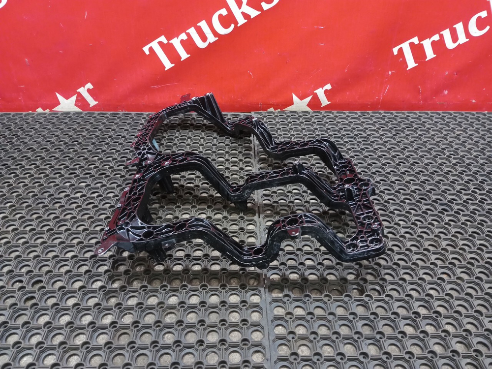 Кронштейн фары левой 2024г.