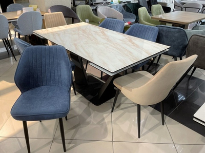 Стол Ниагара 140 БЕЖЕВЫЙ МРАМОР, стекло / ЧЕРНЫЙ М-City