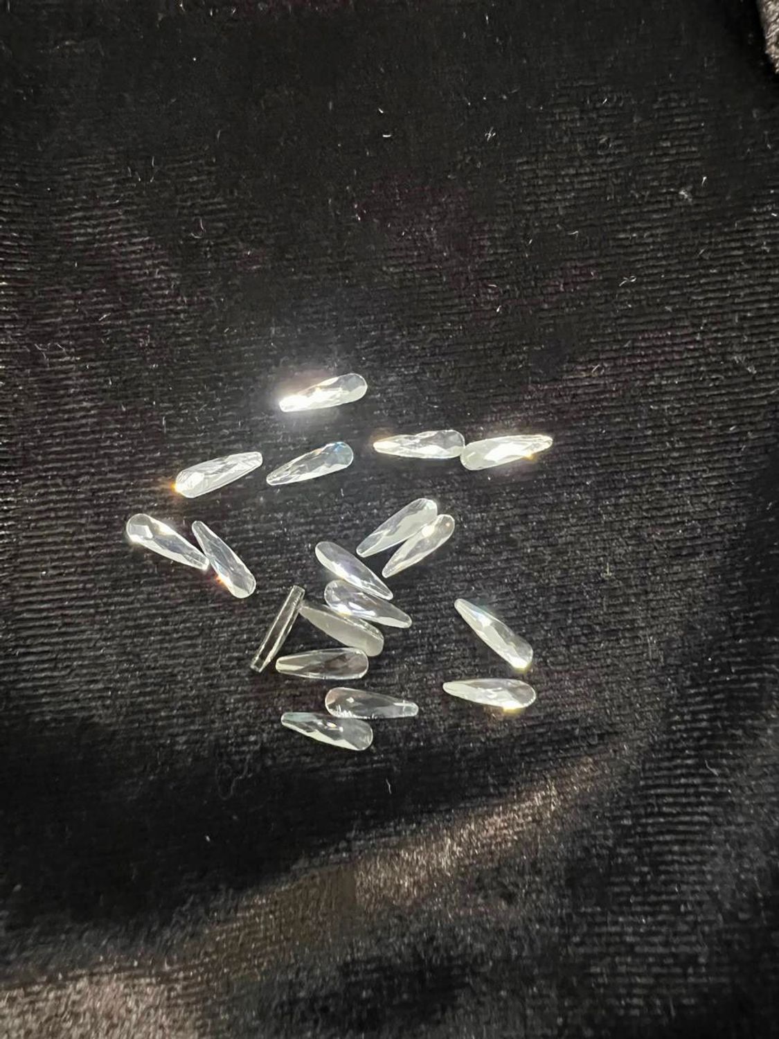 Стеклянные стразы 3*10 мм (25шт)цвет серебро