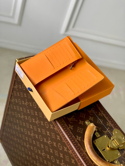 Louis Vuitton Brazza Wallet