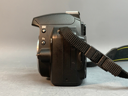 Nikon D40 kit 18-55mm 3.5-5.6G II ED 8.800 кадров