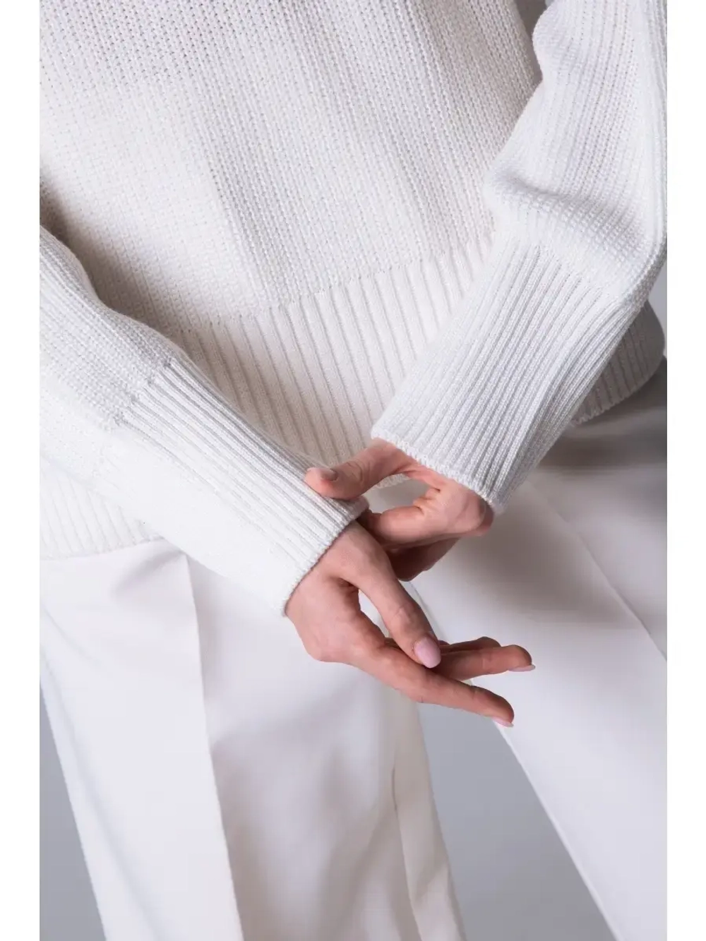 Базовый свитер