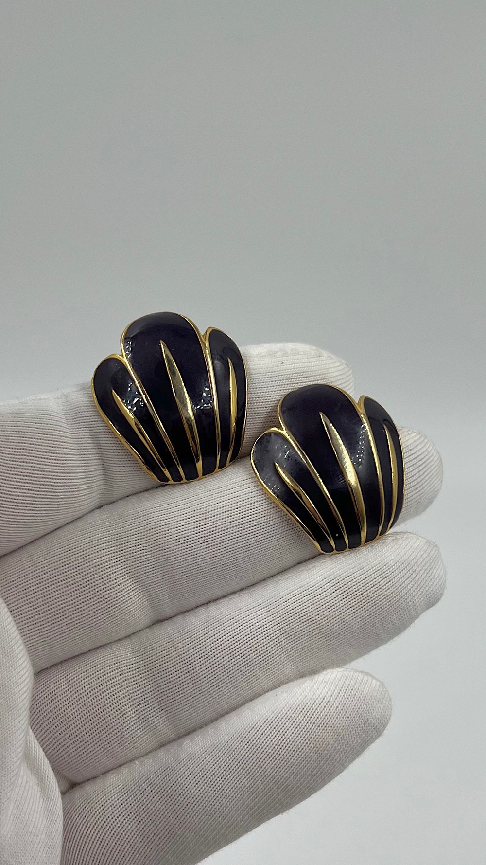 Серьги с тёмно-фиолетовой эмалью