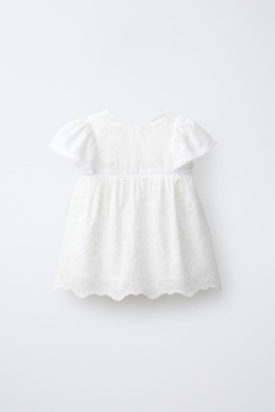 ZARA ПЛАТЬЕ С ВЫШИТЫМИ ЦВЕТАМИ, БЕЛЫЙ