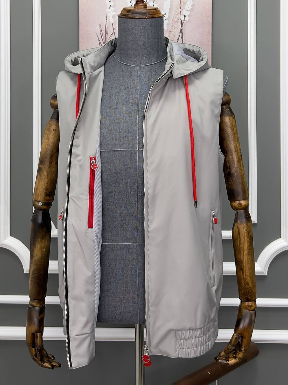 Безрукавка Kiton
