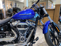 Softail Breakout 114 (FXBRS) Harley-Davidson BLUE MAX
