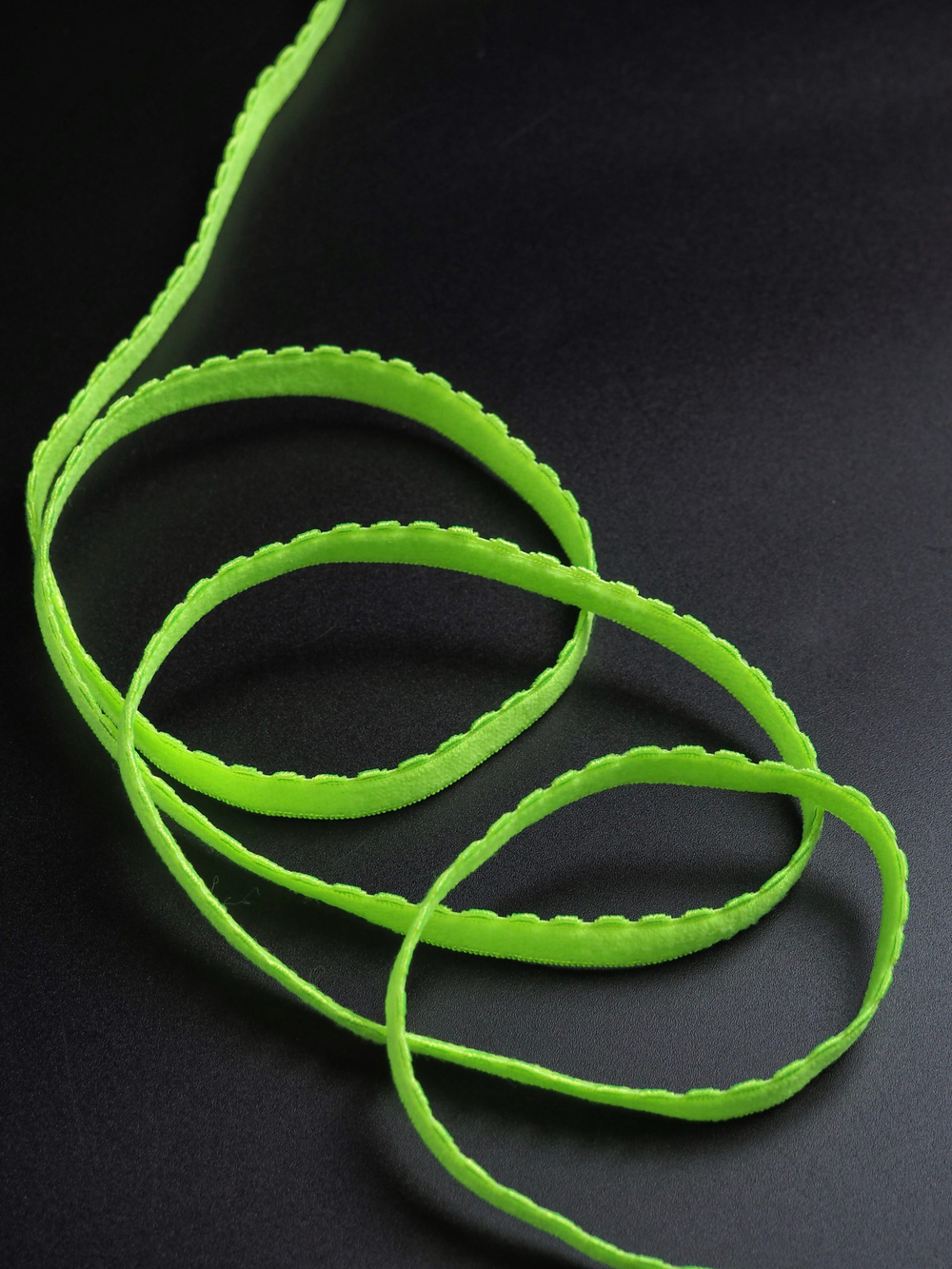 Подборка желто-зеленых неоновых бельевых резинок + застежка для бюстгальтера текстильная