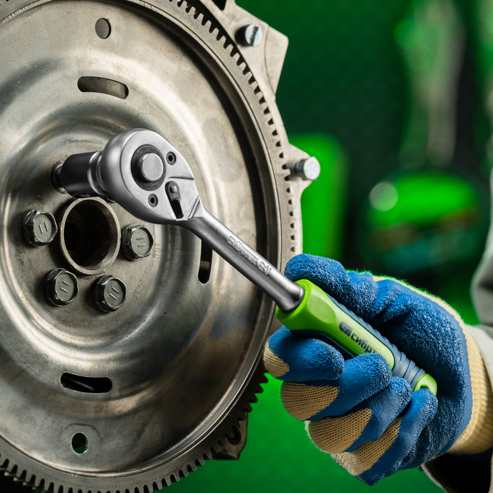 Ключ-трещотка 1/2", 45 зубьев, с быстрым сбросом, матовый хром Сибртех