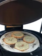 Керамический гриль Kamado Joe Big Joe III, 61 см (красный), с ножками и столиками