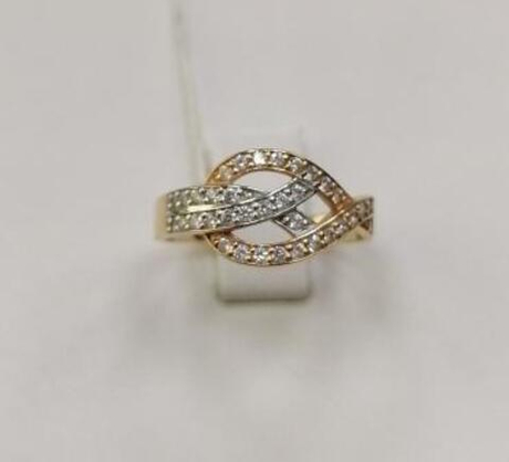 Кольцо из золота с фианитами