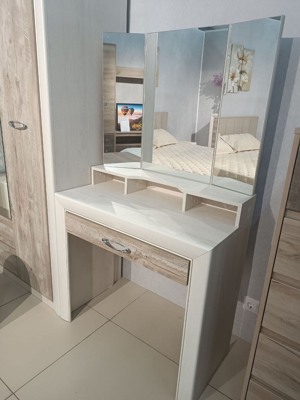 Мартина Стол макияжный