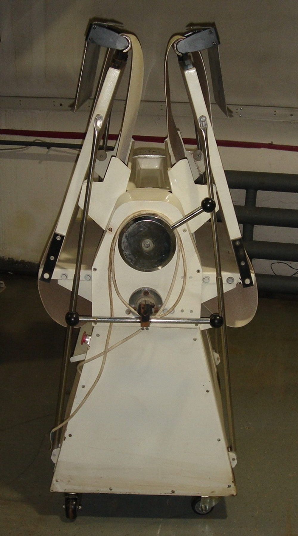 Тестораскаточная машина DSL-11