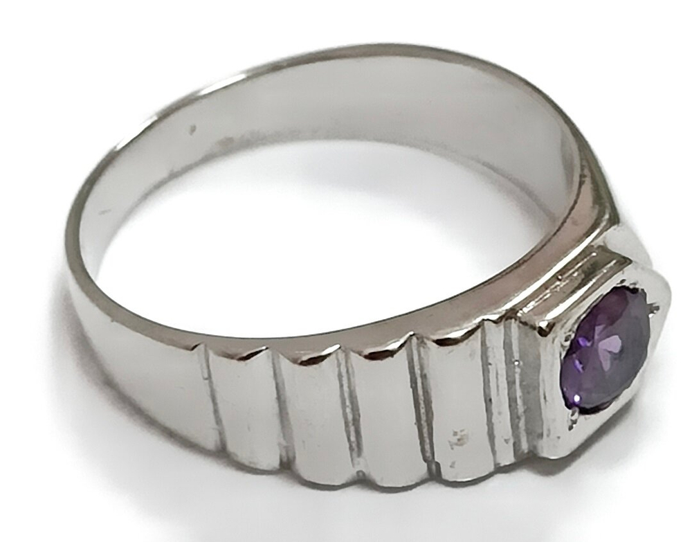 Ювелирное кольцо из серебра