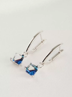Серьги-подвески Миражи с синим кубиком Swarovski