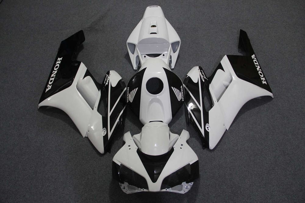 Комплект пластика для мотоцикла Honda CBR 1000RR 04-05 Бело-Черный