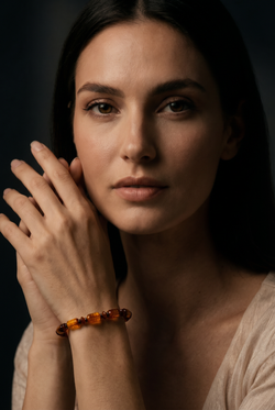 Браслет на руку. Янтарь натуральный формованный