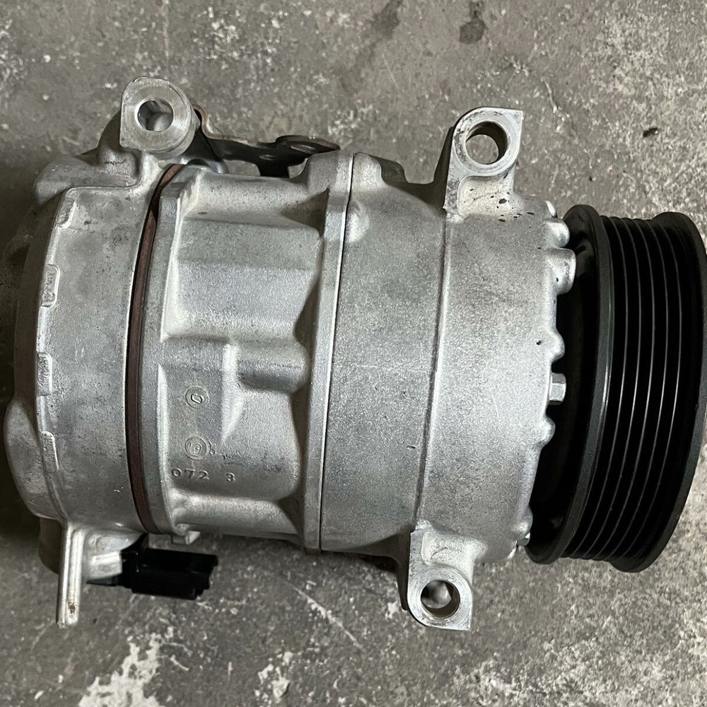 Компрессор кондиционера Peugeot 408 307 301 308, Citroen C4