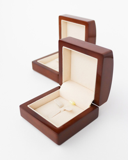 Футляр деревянный, серия "БРЮС", 93х93х55 мм