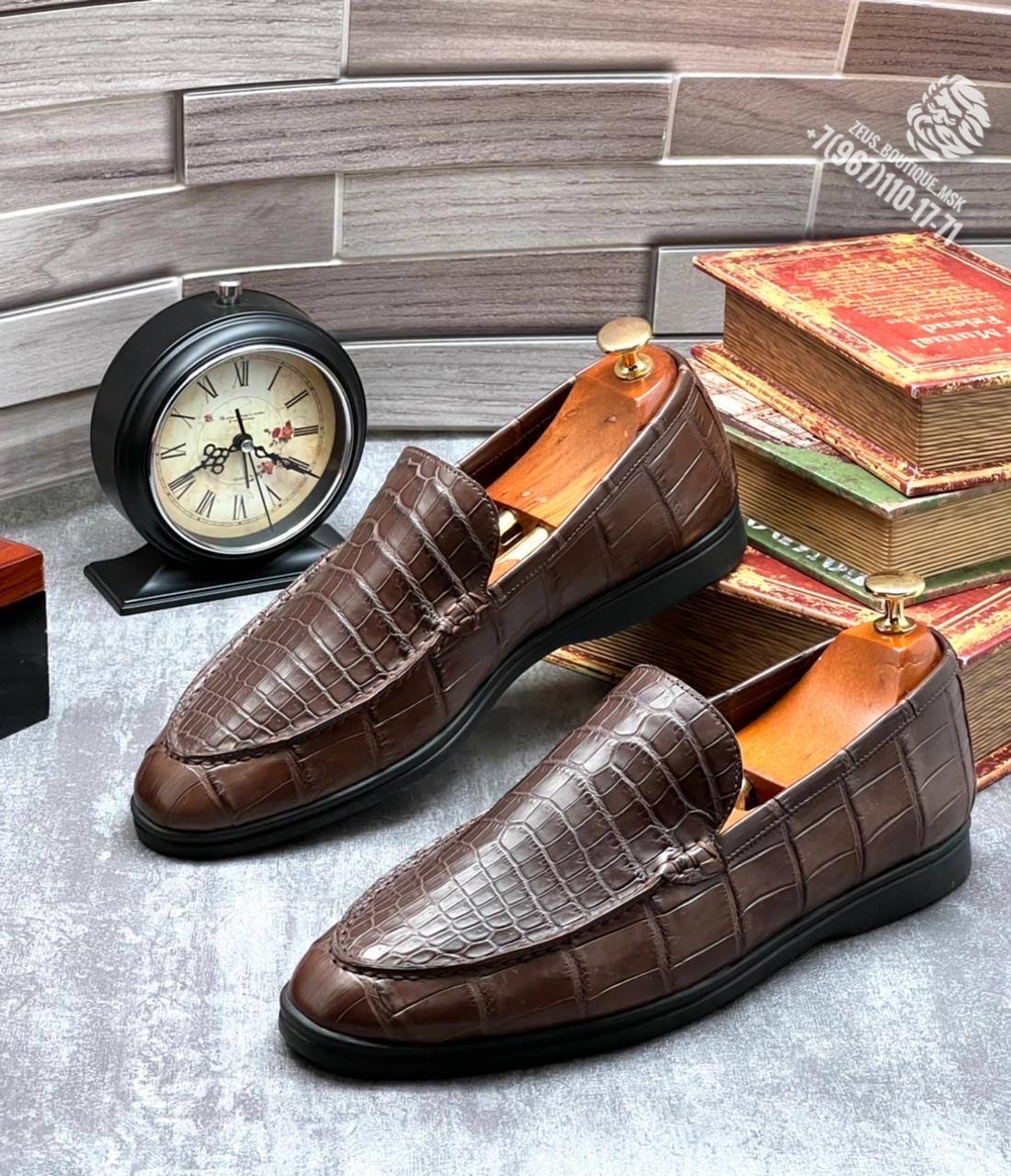 Лоферы Loro Piana из кожи крокодила
