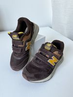Замшевые кроссовки New Balance, 30