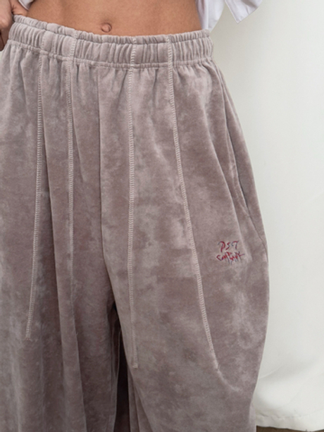 Светло-бежевые широкие брюки из велюра