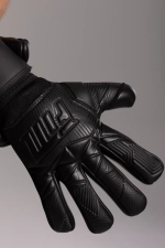 Вратарские перчатки Football Masters Varis X - черный