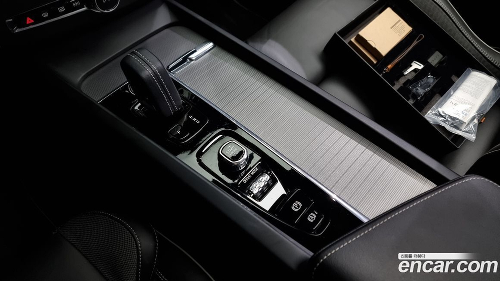 Volvo XC60 2 Generation T8 R-Design (01.2021)
