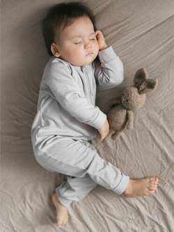 Комбинезон Mjölk Sleep and Play White Sand, на манжетах