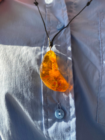 Кулон Мандариновая долька на нити