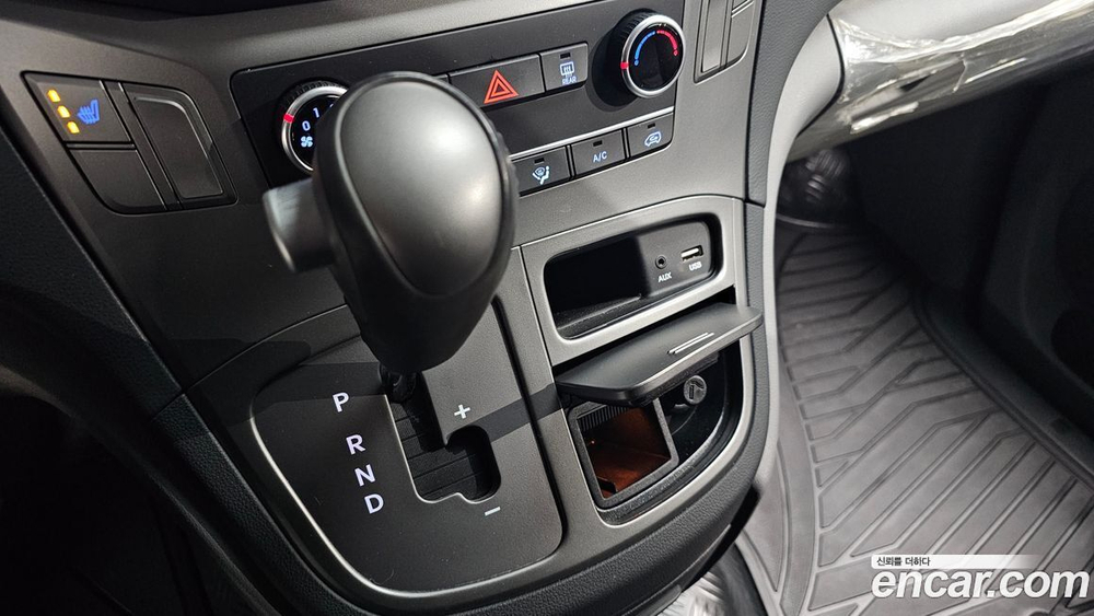 Hyundai The New Grand Starex Van 3-х местный (06.2020)