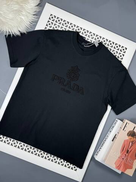 Футболка Prada