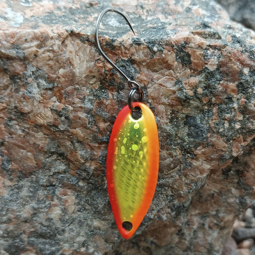 Блесна Sima 2.3 гр Col.19