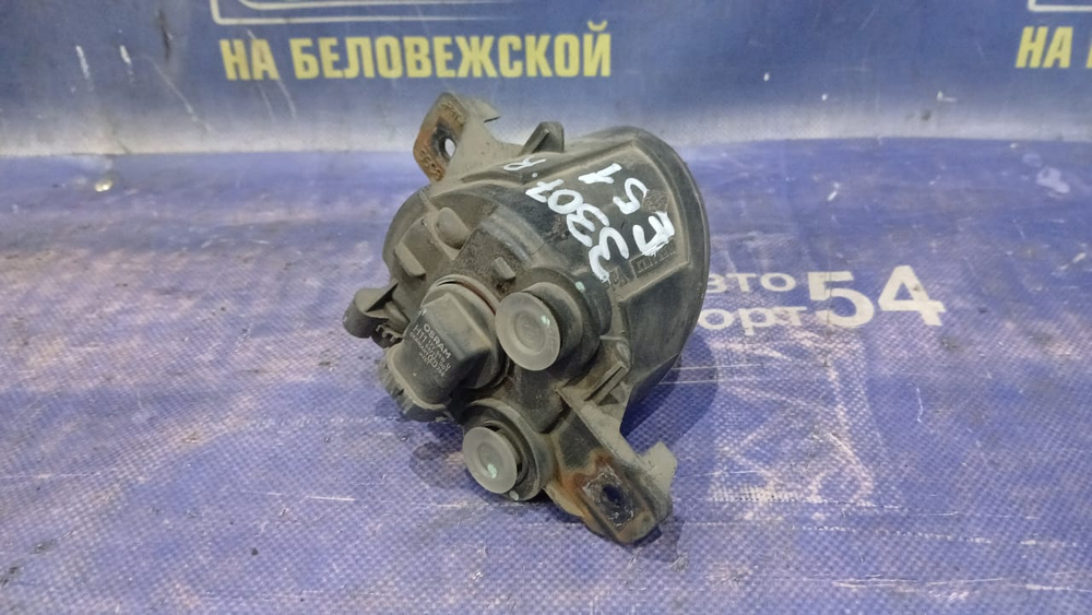 Туманка правая NISSAN ELGRAND 2003