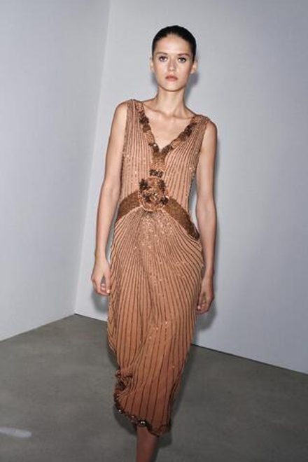 ZARA ПЛАТЬЕ С ВЫШИВКОЙ И БУСИНАМИ — ZW COLLECTION, БЕЖЕВЫЙ