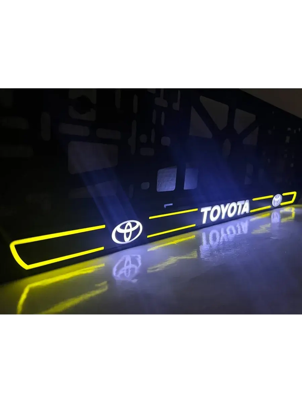 LED рамка. Y.L. 2.0 Toyota.