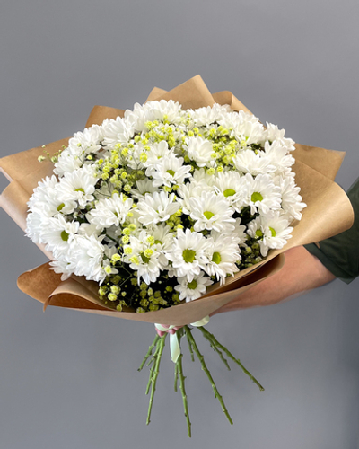 Кустовая хризантема с гипсофилой